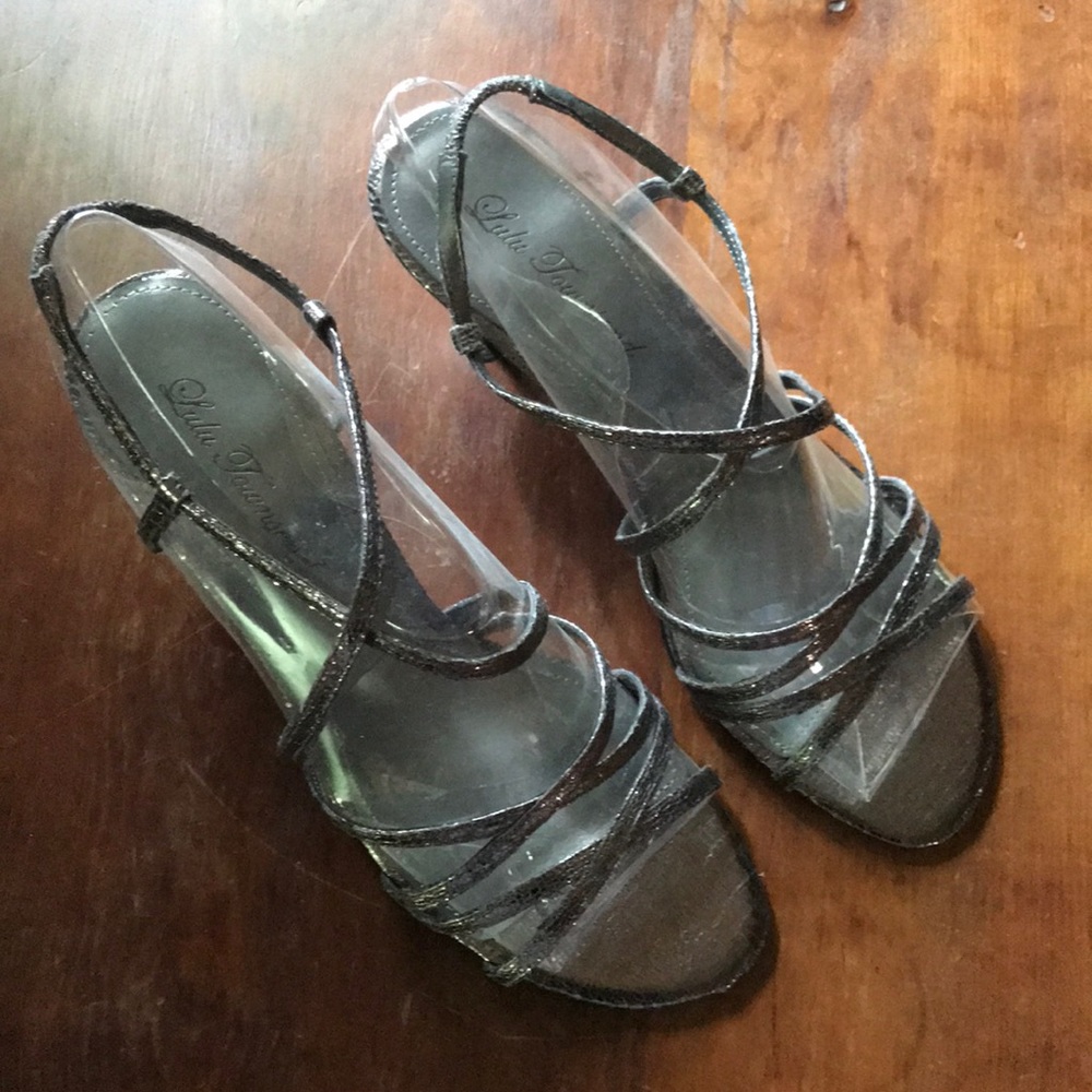 Pewter silver strappy mid heel dress shoes